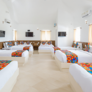 The "Squad Stay" (10 Guests)